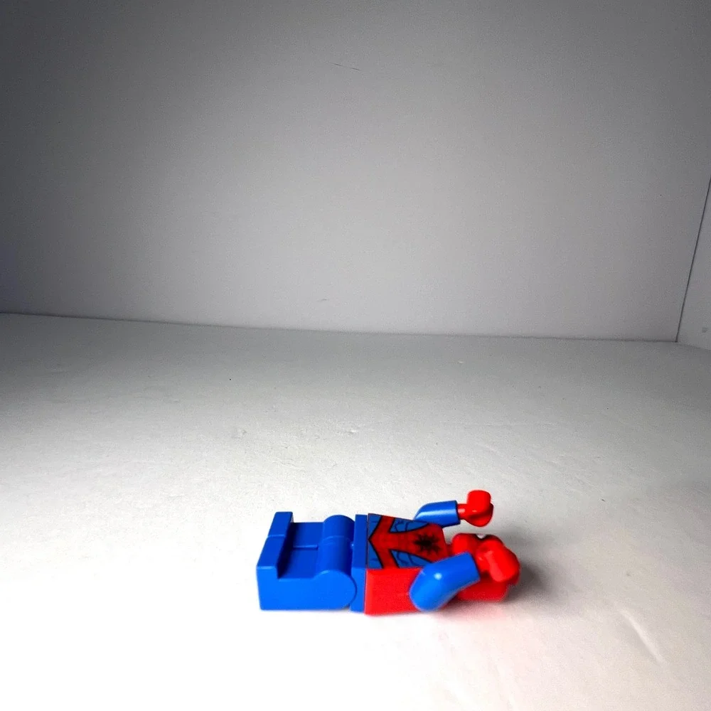 LEGO Spider-Man Minifigure sh546 Marvel Super Hero Peter Parker Spiderverse